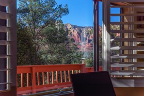Interior - Private beauty w/Fab views! Secluded yet close to Uptown. Sleeps 9 w/2 Masters. (Sedona)