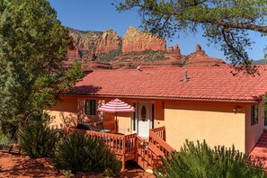 Exterior - Private beauty w/Fab views! Secluded yet close to Uptown. Sleeps 9 w/2 Masters. (Sedona)