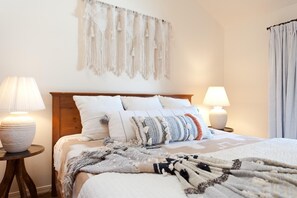 2 bedrooms, desk, iron/ironing board, free WiFi