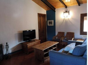 Living area - The White House (Rural House) (15 people) (Ablanque)