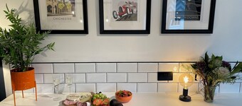 Stylish three bedroom apartment in Chichester