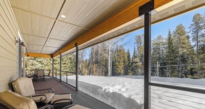 Fun Amok - Warren Wagon Rd - WiFi - Large driveway - Hot tub