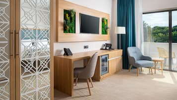 1 bedroom, minibar, in-room safe, desk