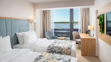 Standard Twin Room | 1 bedroom, minibar, in-room safe, desk
