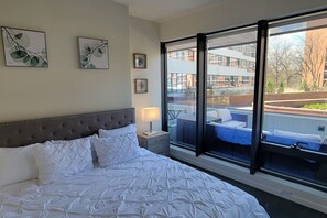 2 Schlafzimmer, Schreibtisch, Bügeleisen/Bügelbrett, kostenloses WLAN