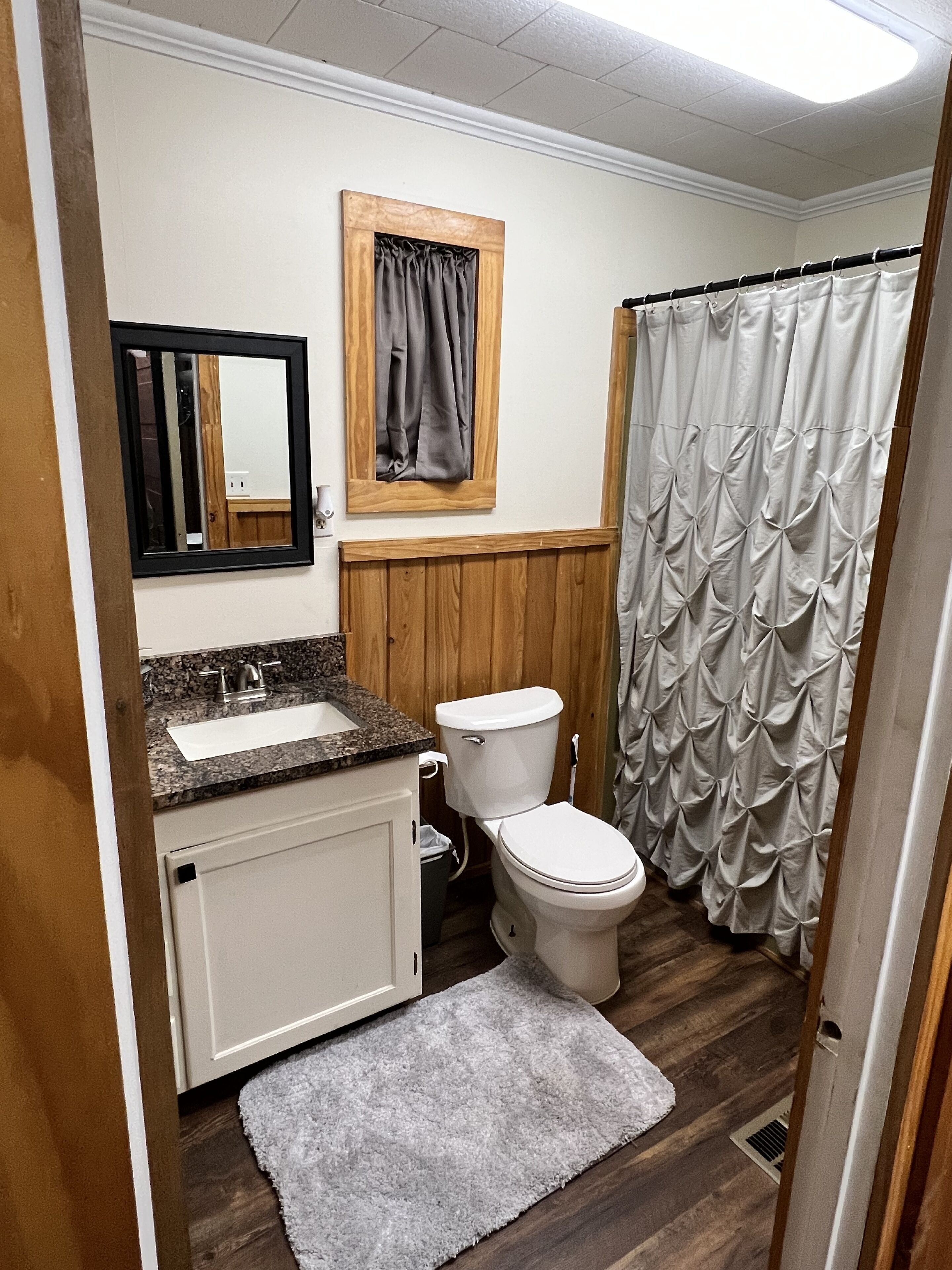 Drive up & park 6 ft from this clean, equipped houseboat in Cypress Cove Marina