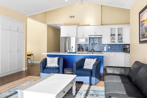 TV, fireplace, foosball, stereo - Oceanfront Beach House overlooking the Boardwalk (Santa Cruz)