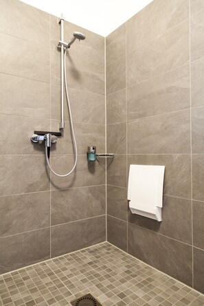 Classic Double or Twin Room | Bathroom - Stadl Appartements (Tuerkheim)