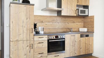 Classic Apartment | Private kitchen | Fridge, microwave, espresso maker, coffee/tea maker