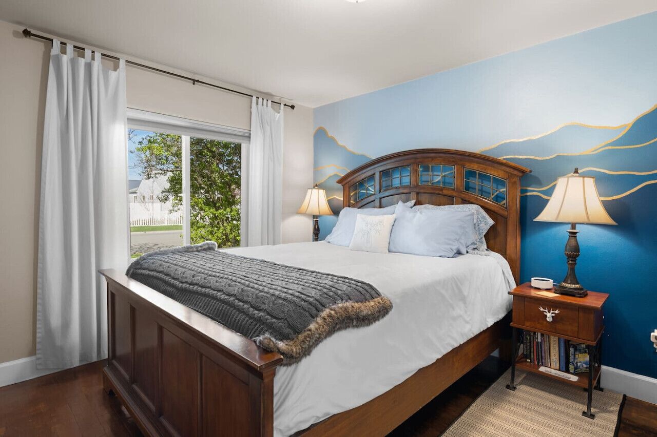 2 chambres, bureau, fer et planche à repasser, lit parapluie