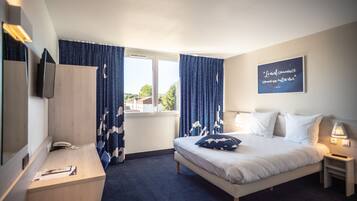 Classic Double Room | Desk, laptop workspace, soundproofing, iron/ironing board