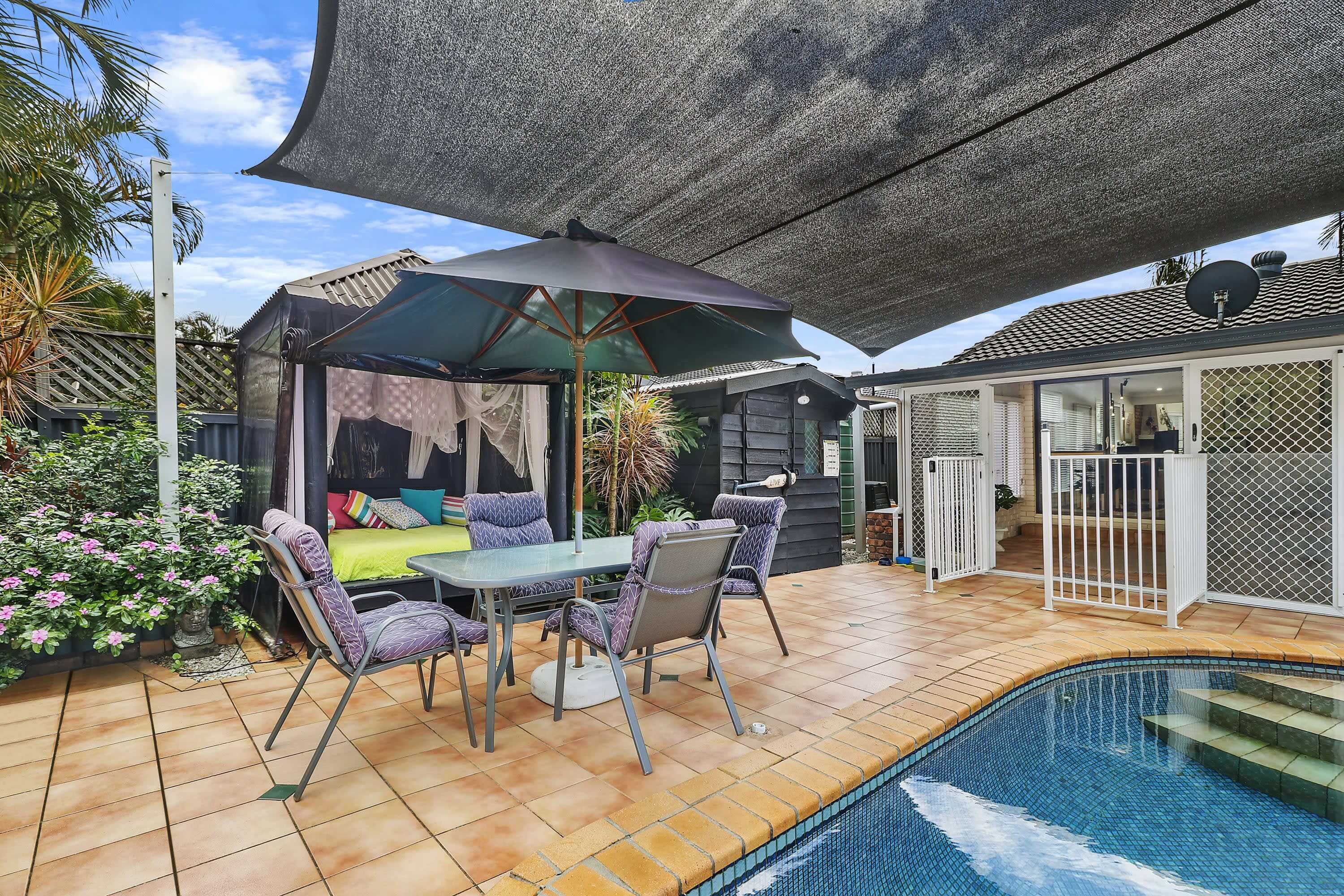 3BR Family Home with Large Pool - Pet Friendly