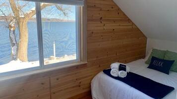 4 bedrooms, travel cot, WiFi