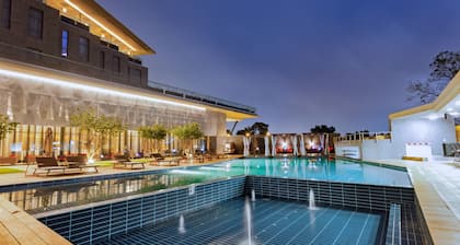 Alisa Hotel Tema