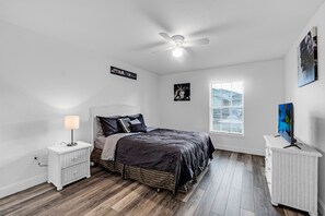 3 bedrooms, desk, free WiFi, bed sheets