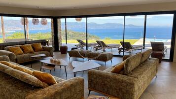 TV, DVD player, books