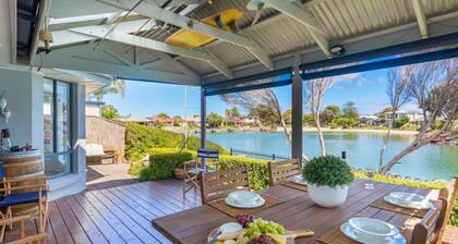 `Islander Escape` - Private Jetty - Kayaks - Family Friendly - Wifi