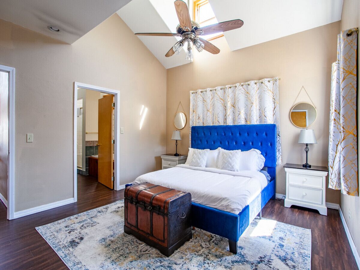 4 habitaciones, escritorio, tabla de planchar con plancha y wifi gratis 