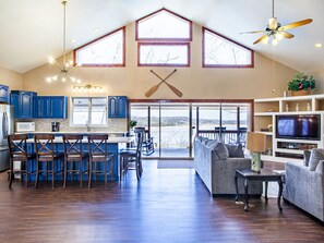 Smart-TV, videospill og bøker