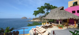 Villa Mandarina's Ocean front Estate 8-16 Bedrooms
