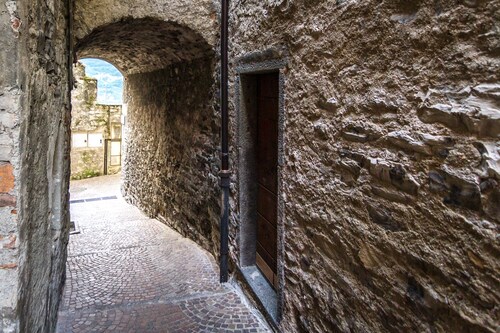 "VECCHIO BORGO" LAKE VIEW