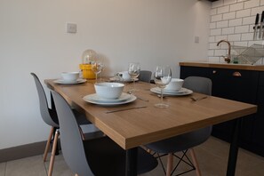 Dining - Dog Friendly Unique barn conversion in Saddleworth (Oldham)