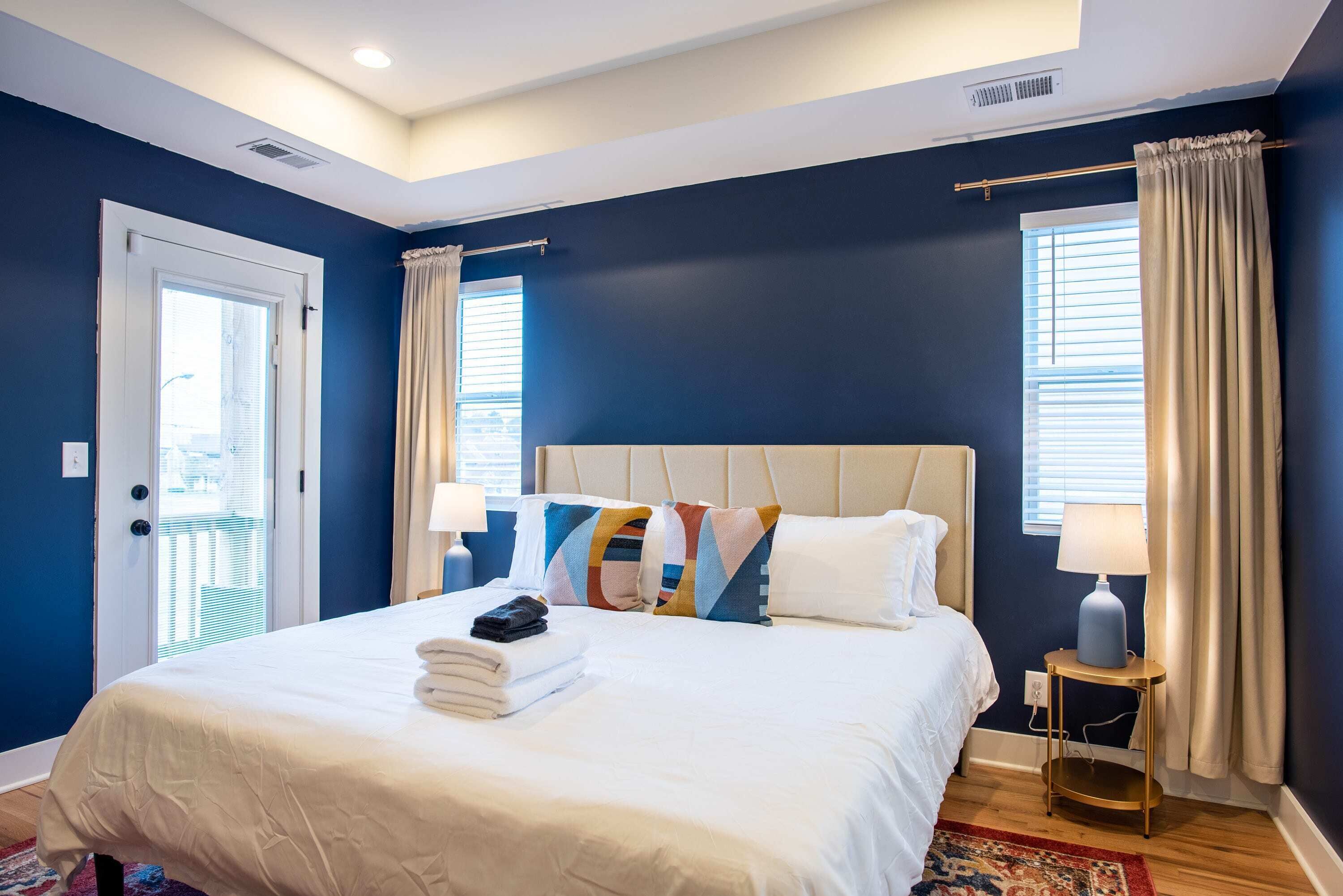 3bd~2.5bth Beautiful Townhome 10 min to Broadway