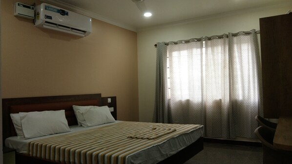 Habitación doble Deluxe | Wifi gratis y ropa de cama 