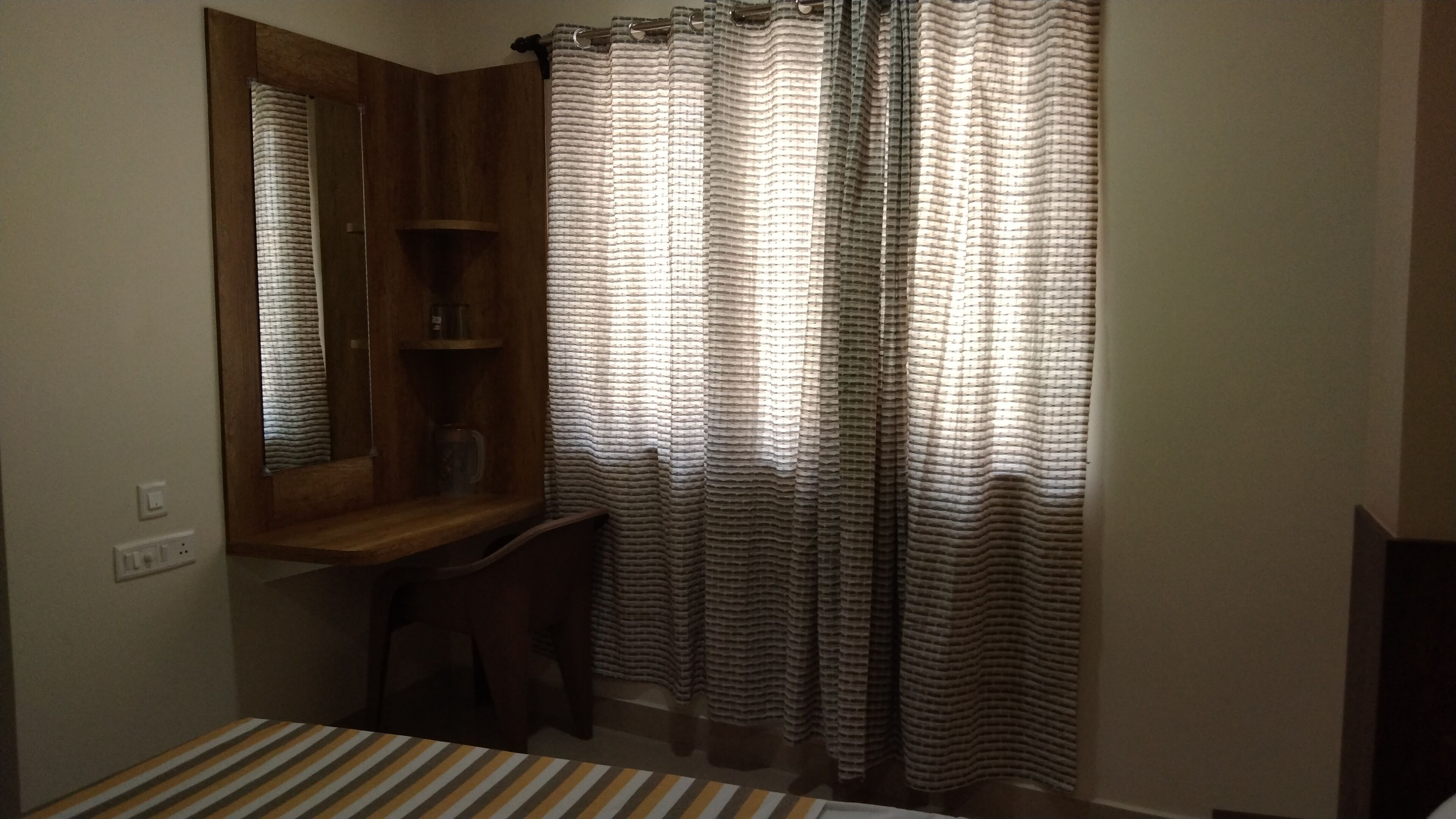 deluxe double room | free wifi, bed sheets