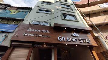 Mặt tiền nơi lưu trú