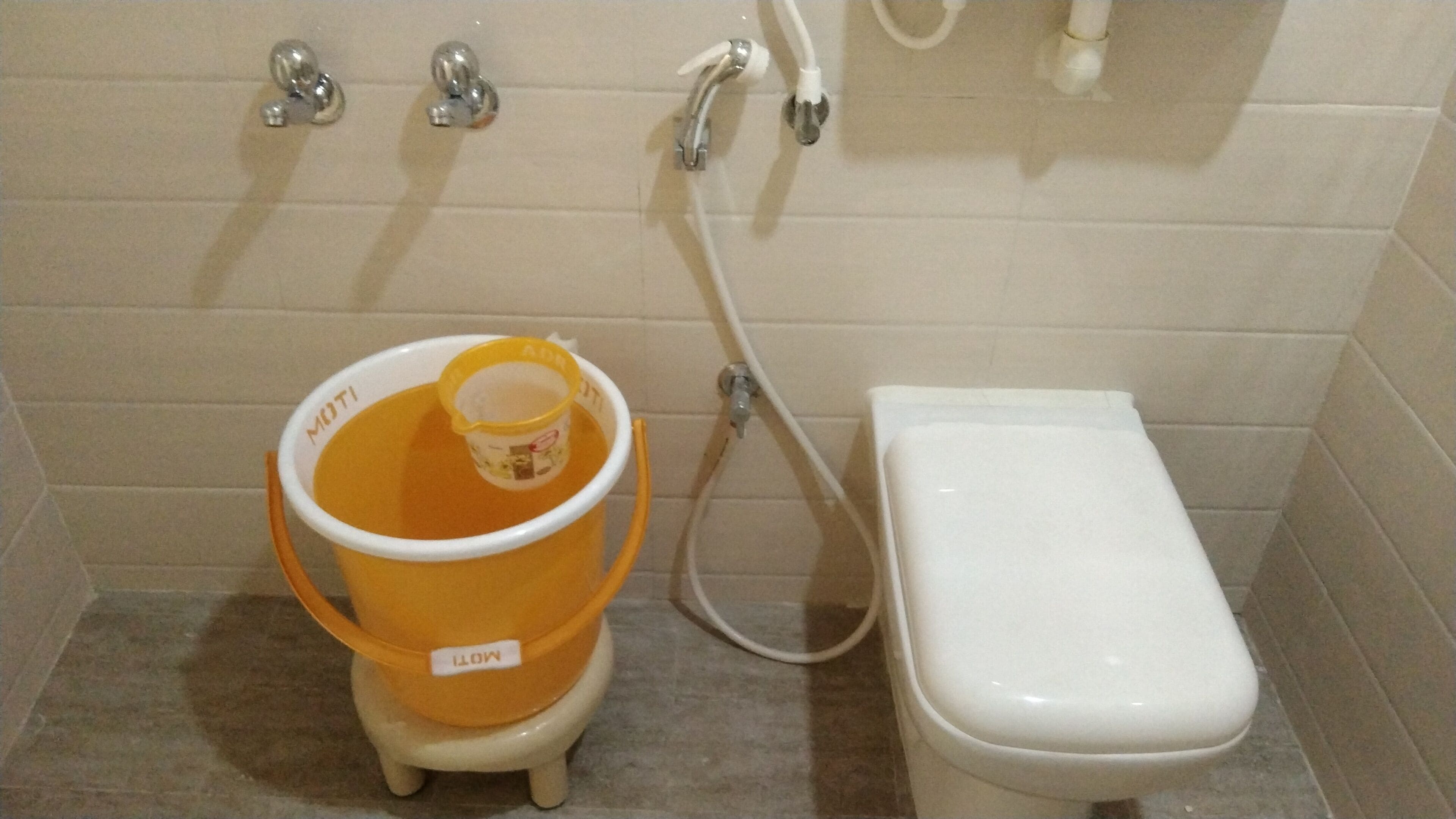 deluxe double room | bathroom | shower, free toiletries, towels