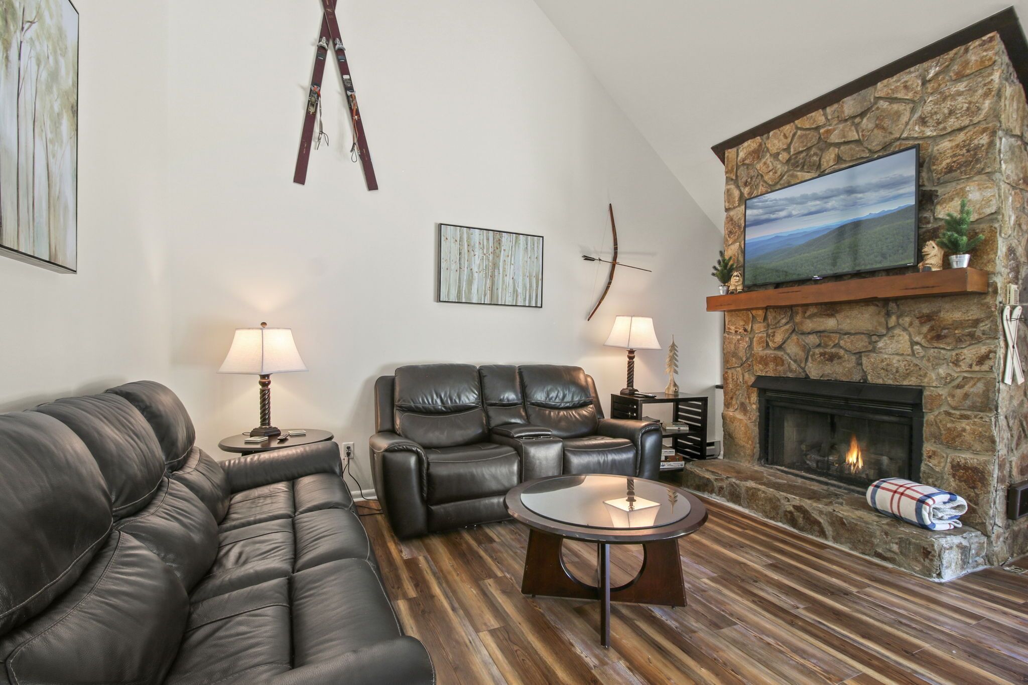 Walk To Slopes! End Unit Townhouse! Kid Friendly!