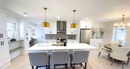 Modern and Stylish Creekside Retreat Home - Walk to Downtown