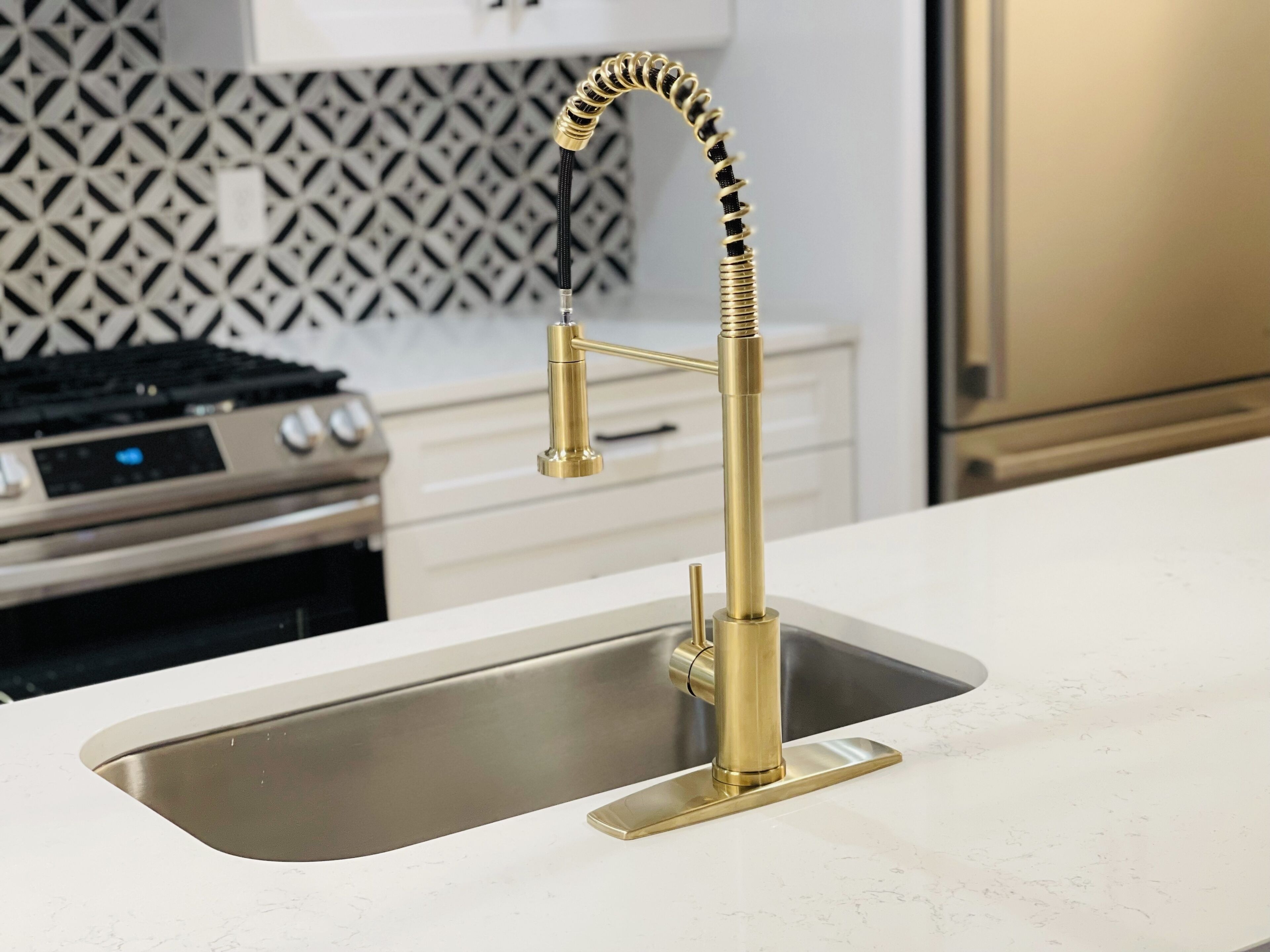 Modern and Stylish Creekside Retreat Home - Walk to Downtown