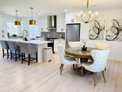 Modern and Stylish Creekside Retreat Home - Walk to Downtown