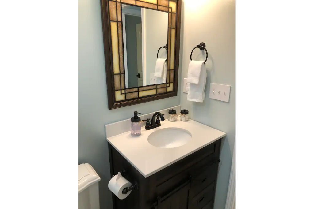 The Cottage @ Fairway Farm, working Blueberry Farm