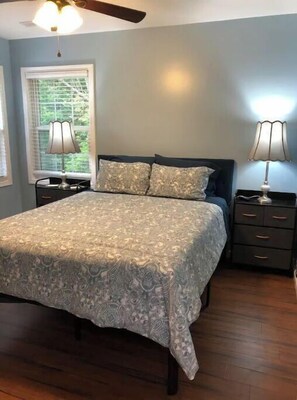 2 bedrooms, iron/ironing board, WiFi, bed sheets