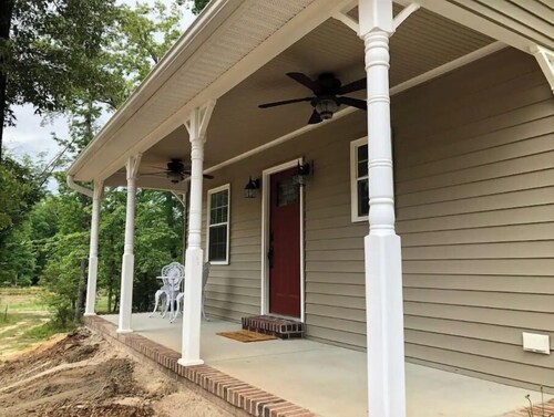 The Cottage @ Fairway Farm, working Blueberry Farm