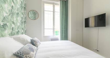 Daumier, 2 Bdrs, 6-8 people, Flat near La Seine, Great Location