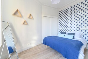 2 chambres, fer et planche à repasser, Wi-Fi gratuit, draps fournis