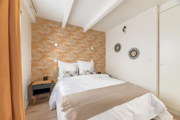 2 bedrooms, iron/ironing board, travel crib, free WiFi