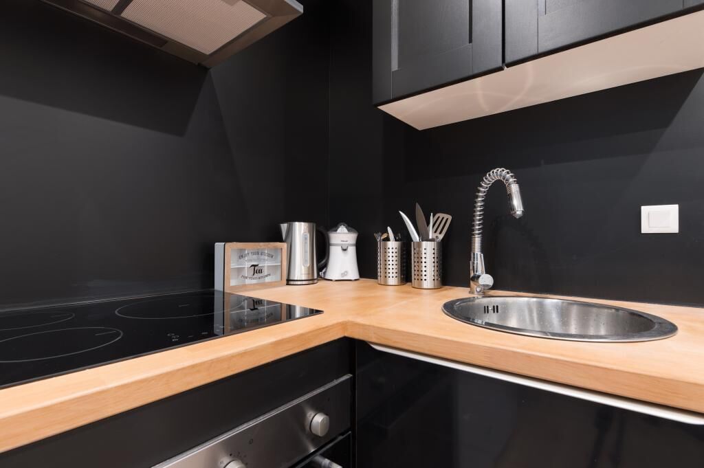 Geladeira, micro-ondas, fogão, cooktop