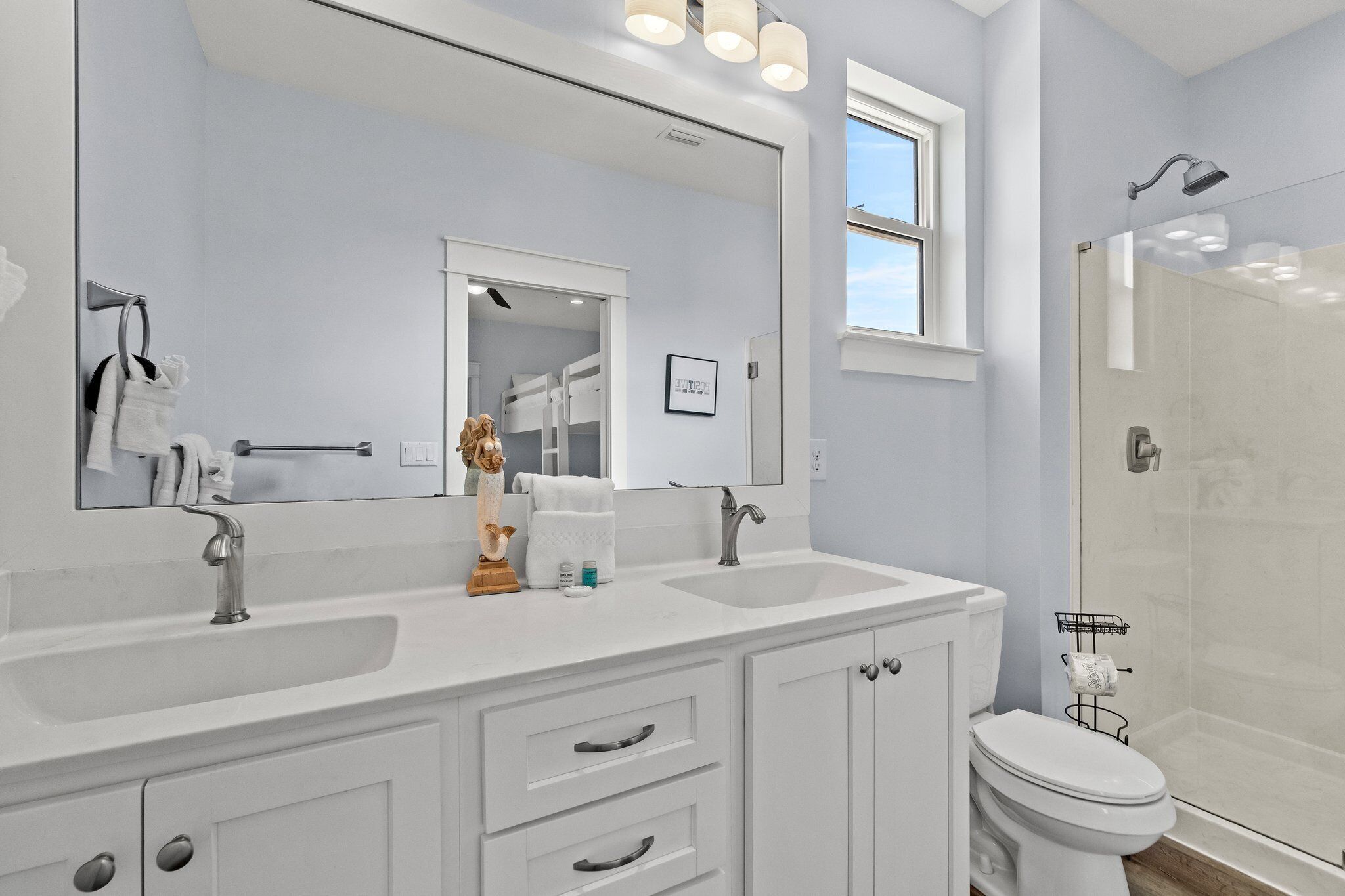 Third Floor Bunk Room En-suite Bathroom - Walk-in Shower