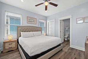 6 habitaciones, tabla de planchar con plancha y cuna de viaje