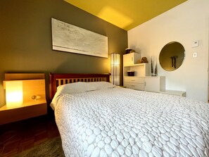 1 bedroom, desk, iron/ironing board, WiFi