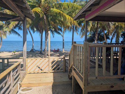 Beach Front! Cobia Beach Guest House "Hot Pink Family Cabin" 