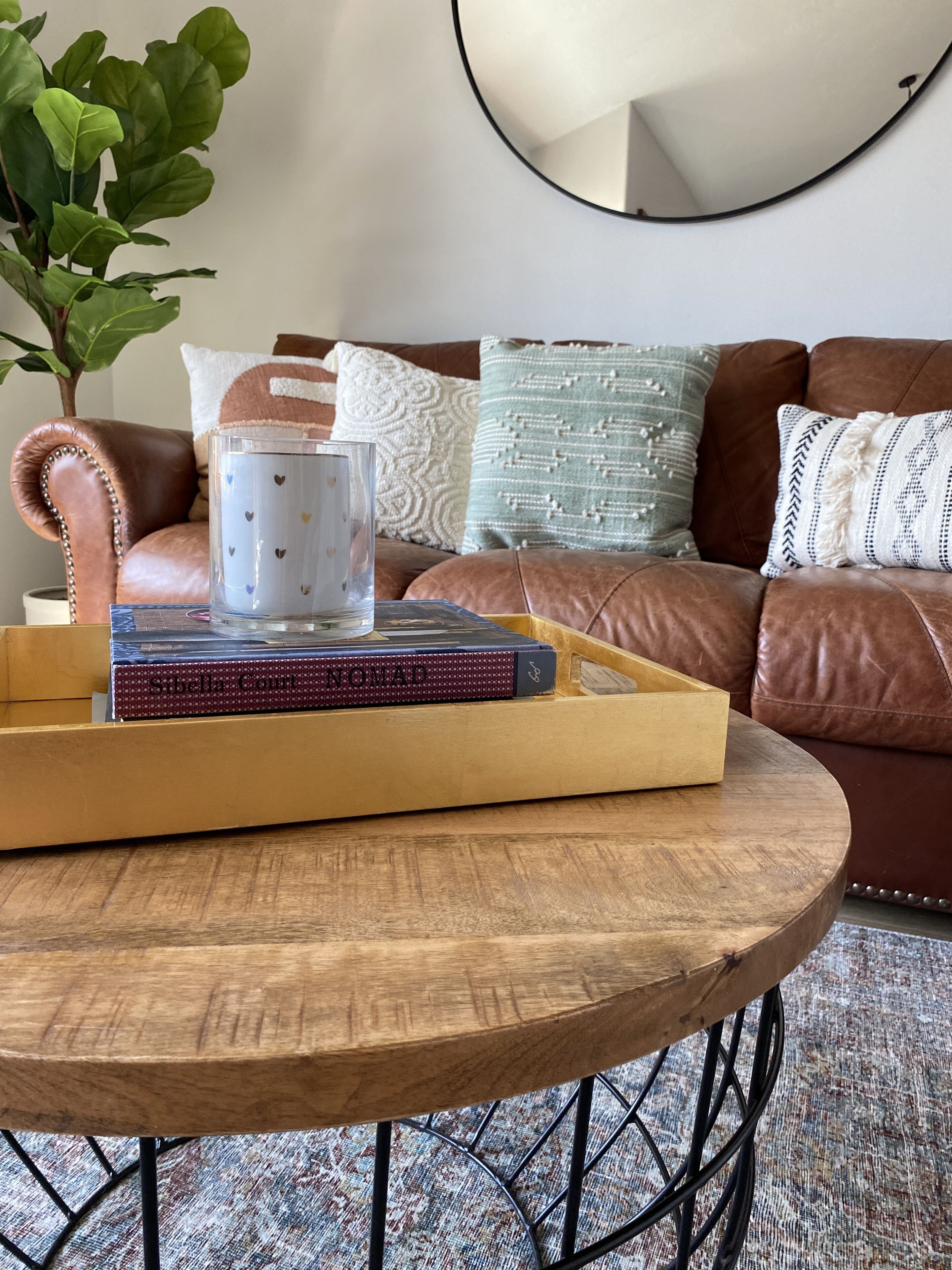 Walking distance to lake, Modern condo w INDOOR POOL, HOT TUB, and GYM