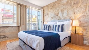 1 bedroom, free WiFi, bed sheets - São Domingos Apartment by LovelyStay (Porto)