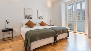 4 makuuhuonetta, silitysrauta/-lauta, ilmainen Wi-Fi, vuodevaatteet