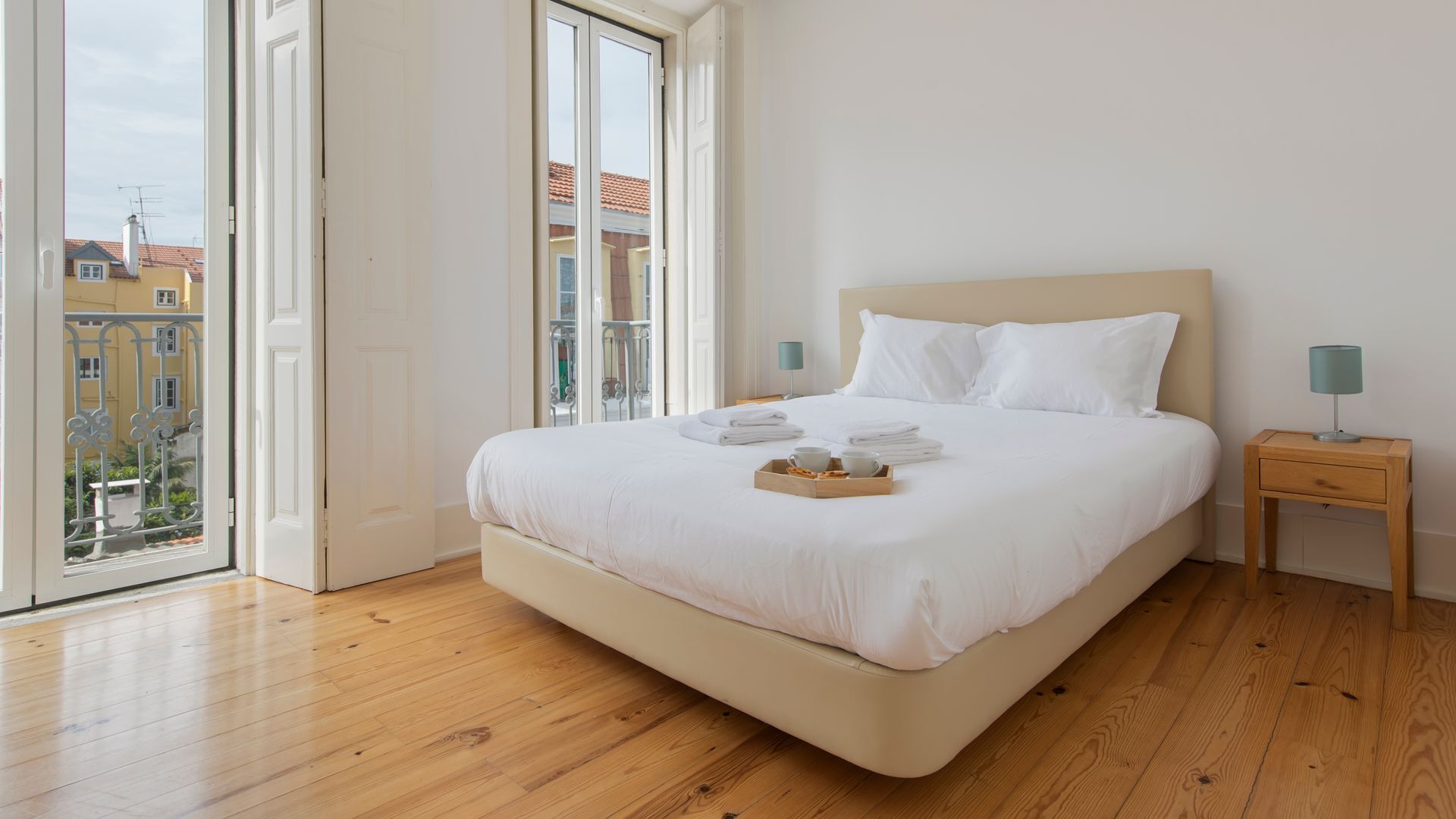 2 عدّة غرف نوم ومكواة/لوح كي وسرير سفر وواي فاي مجانًا